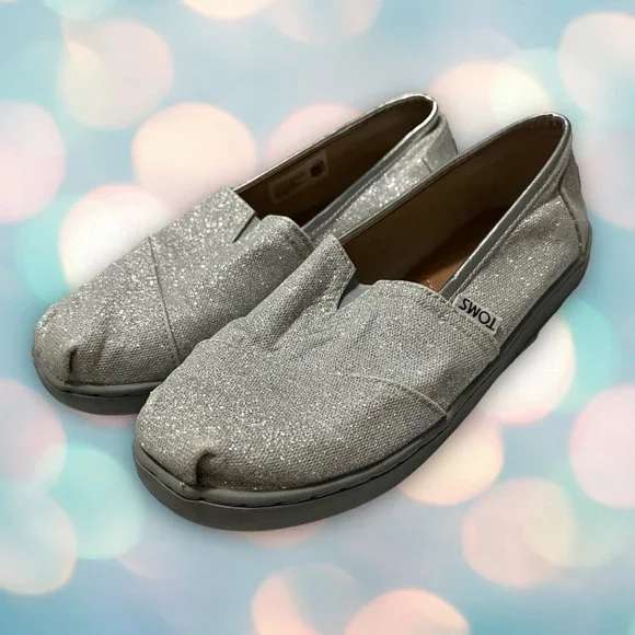 TOMS Girl’s Silver Glitter Slip On Sneakers Shoes Size 3.5 - Picture 2 of 6